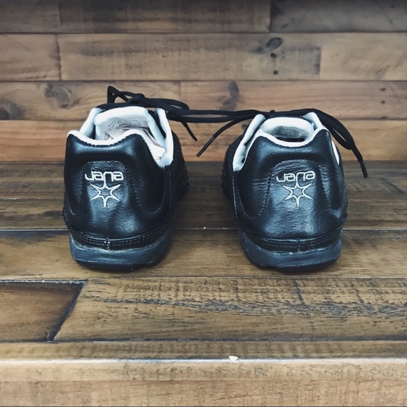 NIKE Jana Star Waffle Track & Field Sneakers - Picture 5 of 7